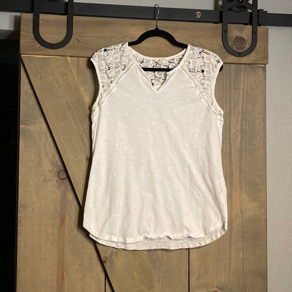 Adiva size large white very cute tee